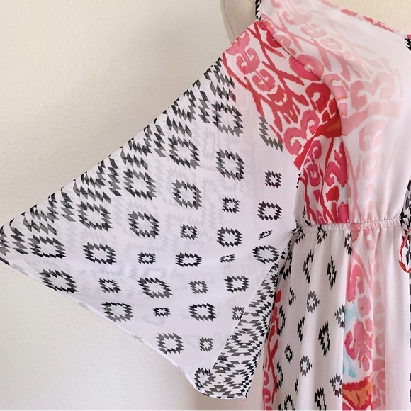 NWOT Bebe Flowy Chiffon Geometric Tribal Print Cold-Shoulder V-Neck Maxi Dress - Picture 3 of 15